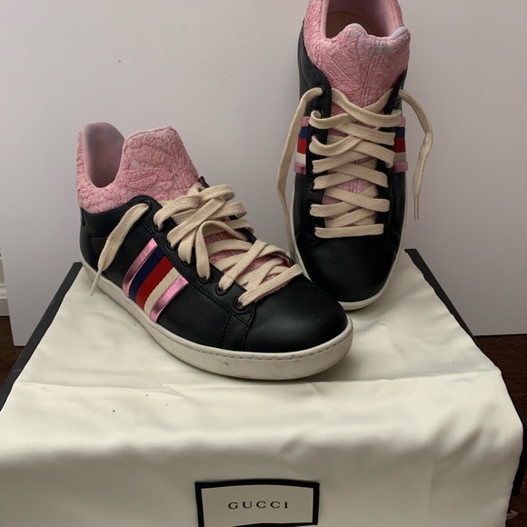 Authentic Gucci Sneakers Size 7 - Picture 2 of 7